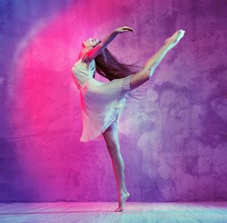 跳舞的性感美女