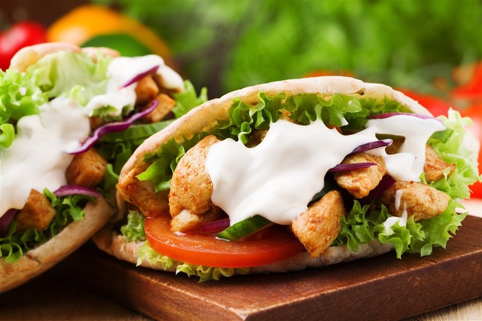 两个美味诱人的汉堡