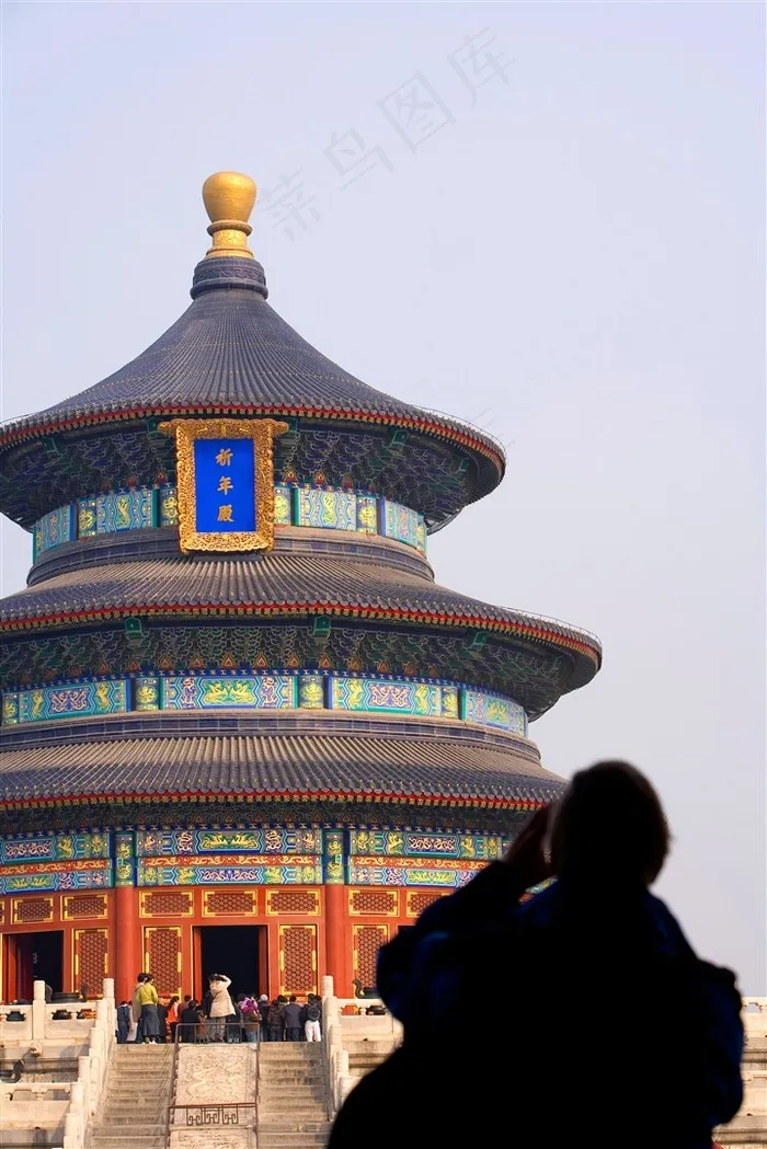 天坛祈年殿蓝天白云摄影图片