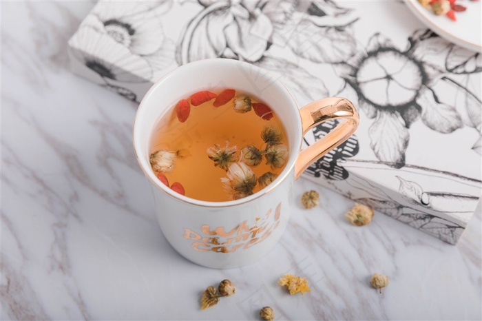 健康营养的枸杞养生茶饮摄影图片