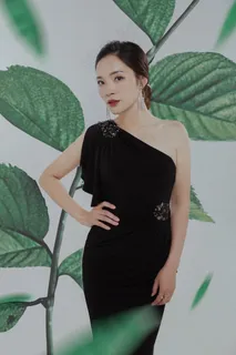 优雅气质亚洲写真图片