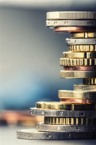 叠放的钱币高清图片