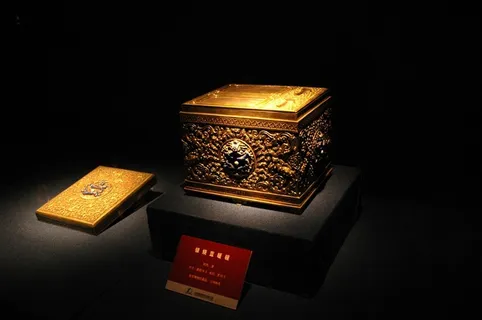 故宫珍宝金盒子