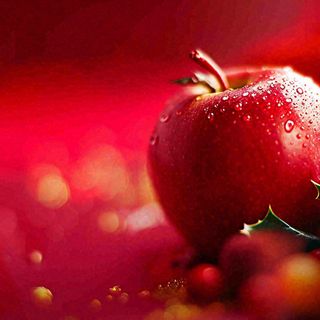 红苹果新鲜特写水珠，圣诞平安夜，水果美食，温馨摄影图