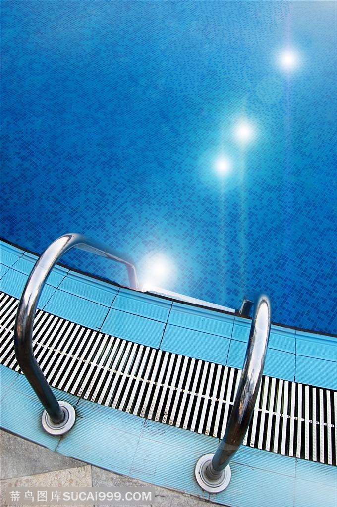 清澈游泳池图片下载
