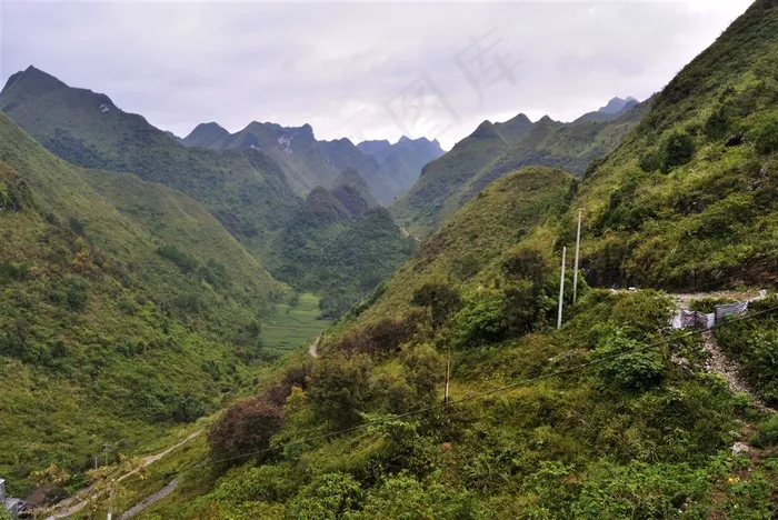 广西大化山脉公路自然风景摄影