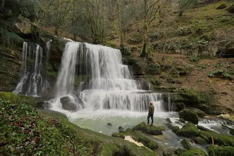 森林水流瀑布风景图片 森林水流瀑布风景图片