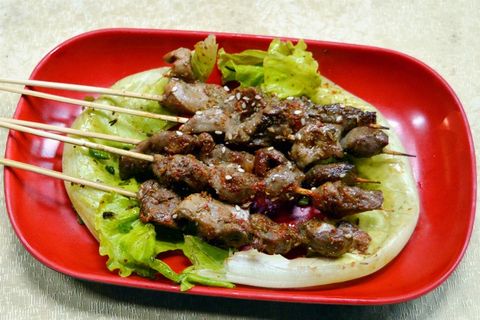 烧烤美食烤肉街边小吃油炸烤鸡胗烤鸡肾