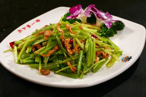 土芹炒肉丝