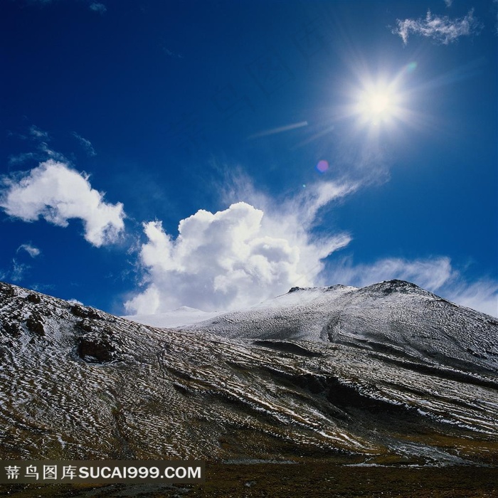 雪山上蓝天白云摄影风景图片