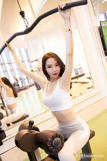 正在健身的韩国人体美女模特照片 正在健身的韩国人体美女模特照片