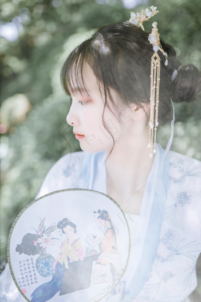 清新唯美可爱的女孩摄影图片