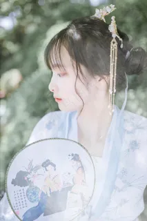 清新唯美可爱的女孩摄影图片