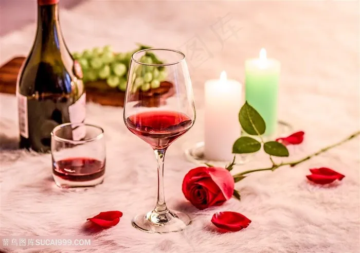 玫瑰红酒高脚杯