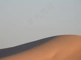 干旱缺水的沙漠摄影图片