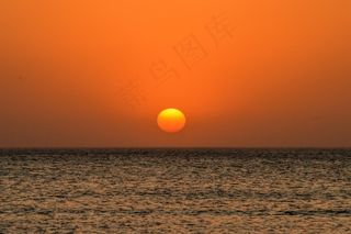 海面日出风景图片