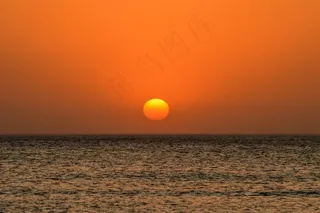海面日出风景图片