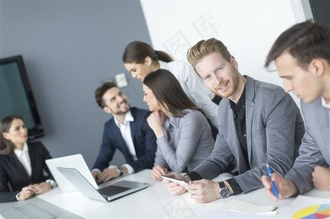职场男女商务会议高清图片