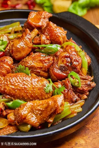 重庆鸡公煲小炒鸡红烧鸡块砂锅鸡熬炒鸡摄影餐饮美食