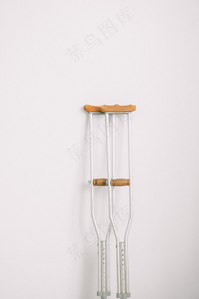 一对拐杖图片
