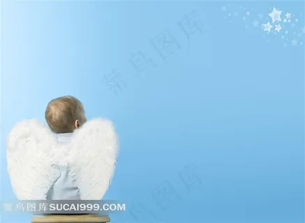 背着天使翅膀的小孩