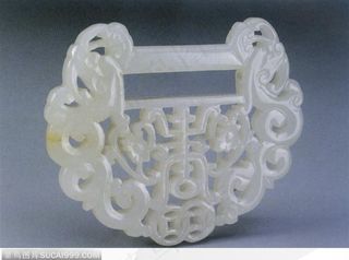 中华传统工艺-镂空雕刻的玉锁