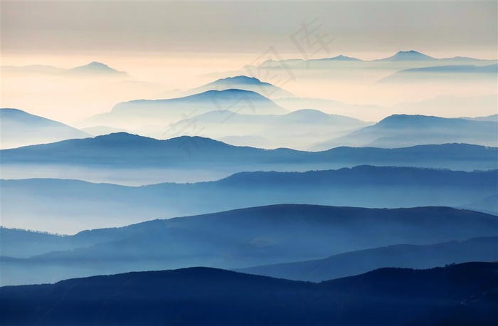 高清山脉山峦风景画