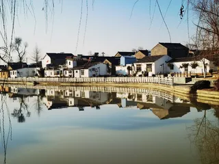 江淮水乡白墙黛瓦建筑