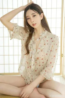 小熙花衬衣丰满*大胆美女写真图片