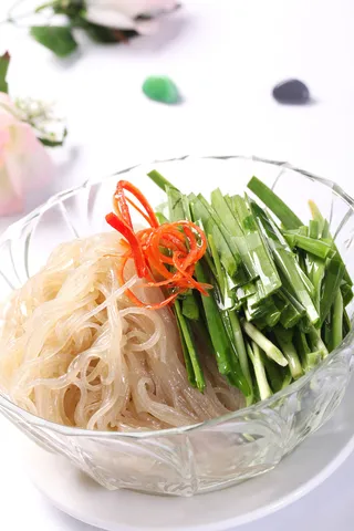 土韭菜拌粉条 (1)