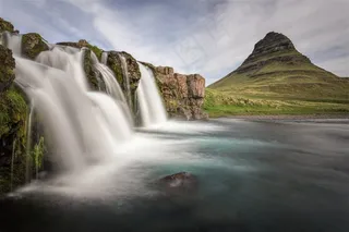 山水瀑布风景图片
