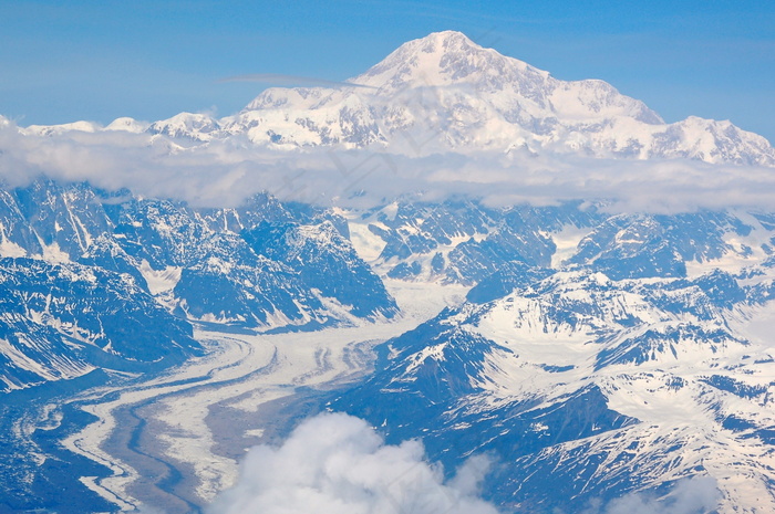 冬季雪域高山图片