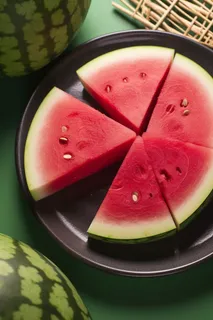 夏日切片西瓜水果摄影图