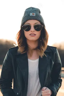 霸气皮夹克美女写真图片 霸气皮夹克美女写真图片