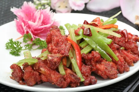 乳香辣子鸡 26元