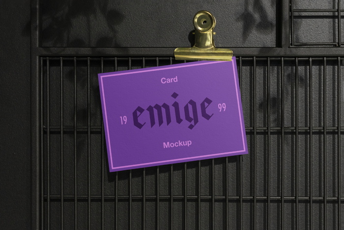 卡片展示特写近景Card PSD Mockup