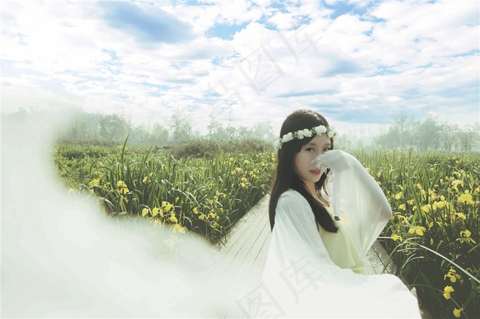 白衣美女户外田园特写样片