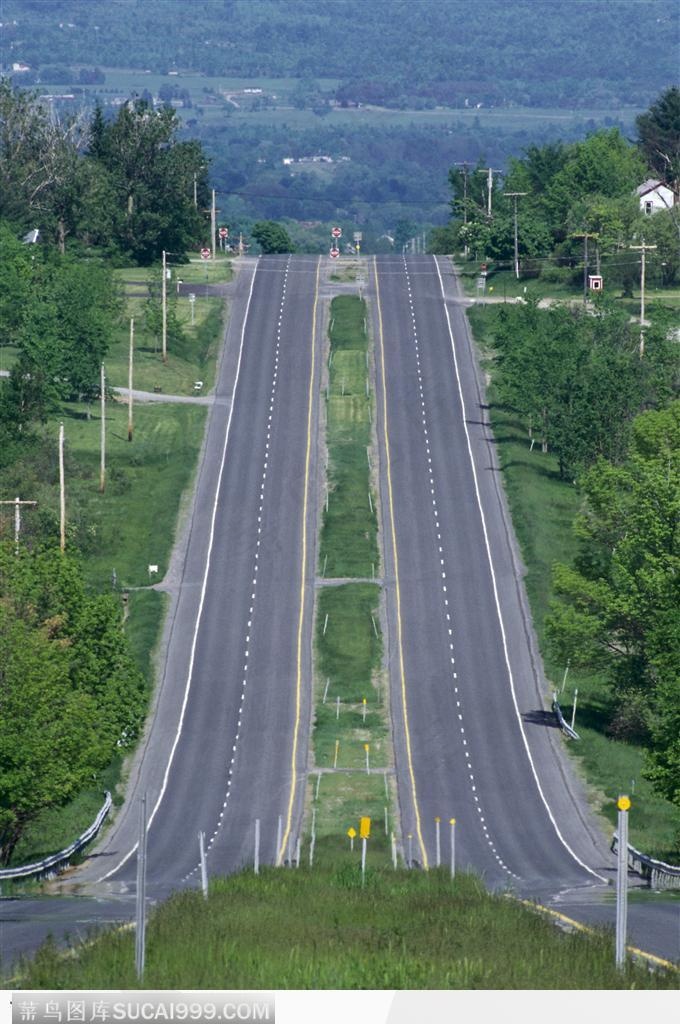 城市道路_笔直的双向公路