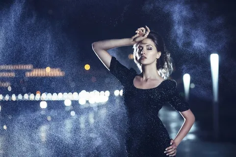 性感黑裙子美女 性感黑裙子美女