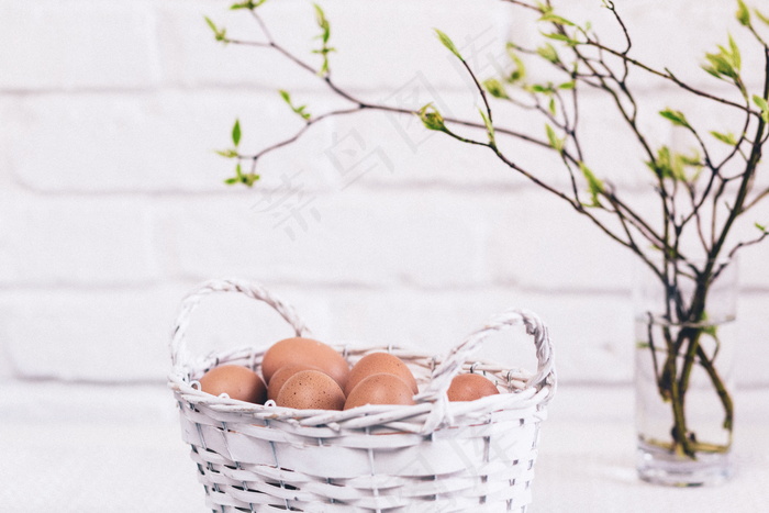 一篮子鸡蛋图片
