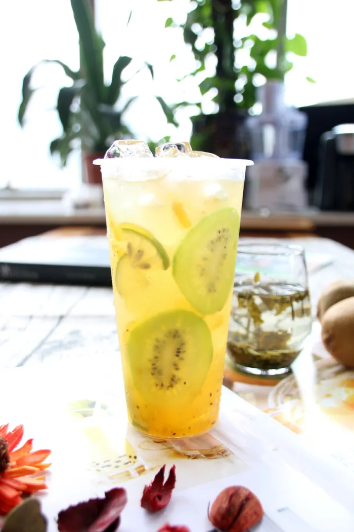 奇异果绿茶广告