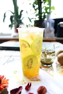 奇异果绿茶广告