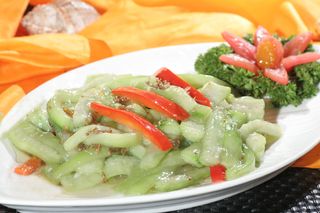 山葱花炒丝瓜16元（山野葱香、回味悠长