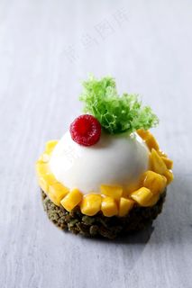 王森桑葚芒果蛋糕