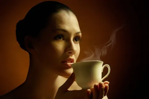 看着远方喝咖啡图片 看着远方喝咖啡图片