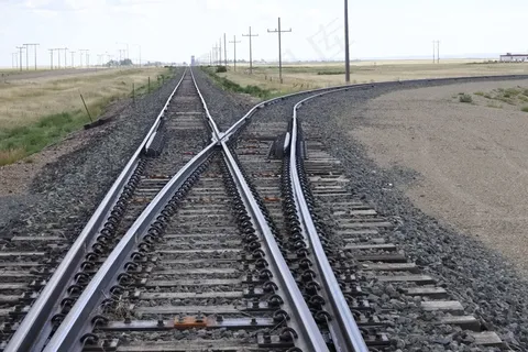 火车铁路轨道路线图片 火车铁路轨道路线图片