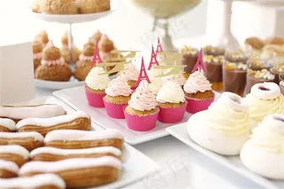 多种美味诱人的西式点心美食素材摄影图片