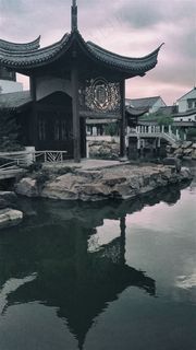 江南古韵建筑倒影