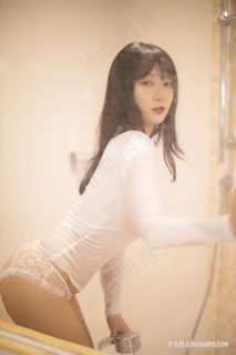 高清亚洲美女何嘉颖美女模特浴室洗澡湿身诱惑美女私拍写真图片