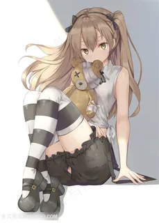 日本可爱女生和玩偶动漫图片